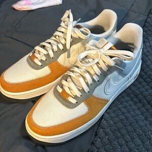 Nike shoes size 9 1/2